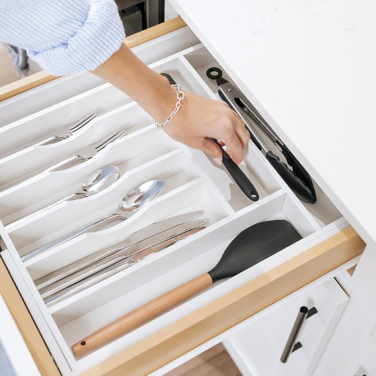 KitchenEdge Premium Silverware, Flatware and Utensil Organizer for Kitchen Drawers, Food-Safe Contract Grade, Expandable from 14.5 to 25 In, White Bamboo