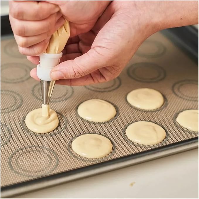 1 Piece Silicone Baking Mat Non Stick Heat Resistant Oven Liner Sheet for Cookie Macaron Bread Tool(Red 40x30cm)