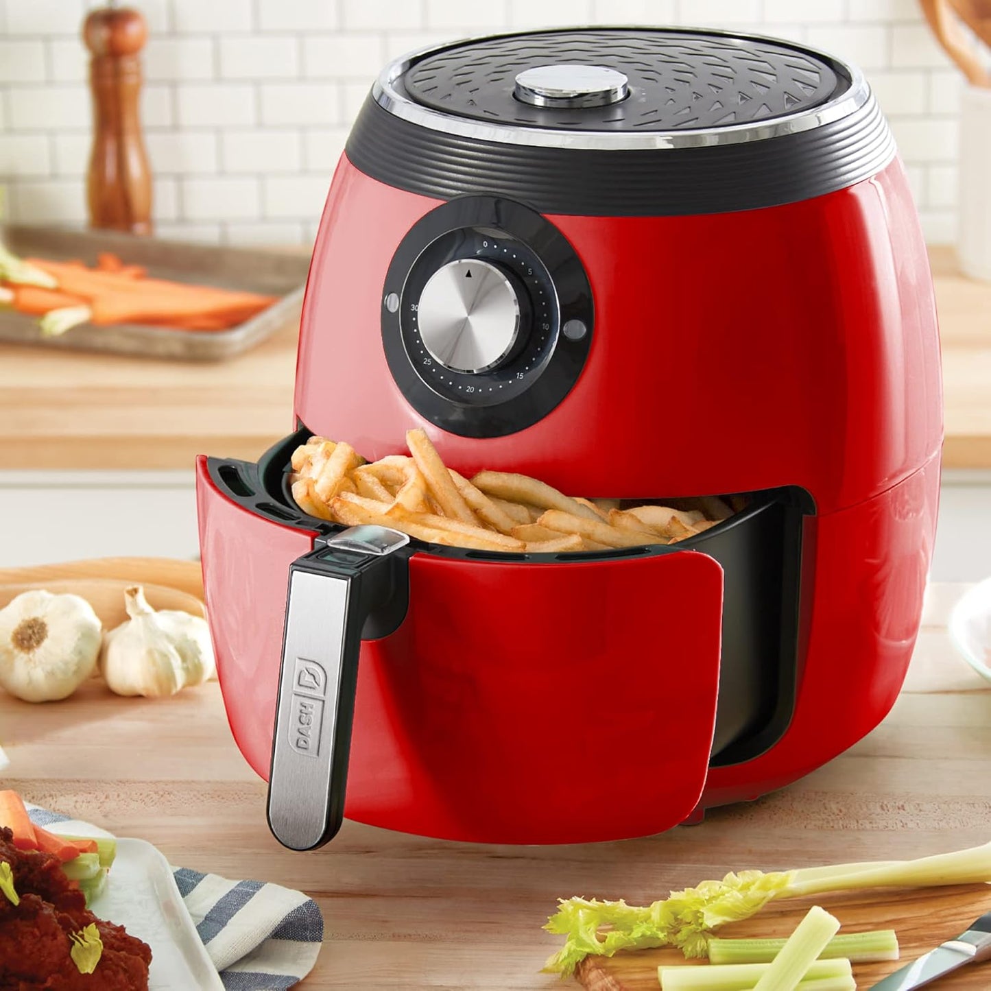 Dash Deluxe Electric Air Fryer + Oven Cooker with Temperature Control, Non-stick Fry Basket, Recipe Guide + Auto Shut off Feature, 1700-Watt, 6 Quart - Red