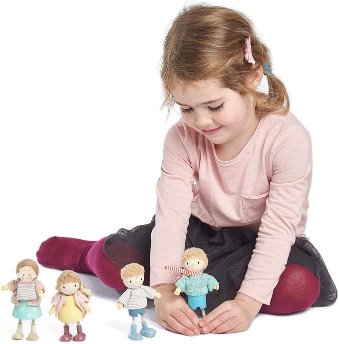 Tender Leaf Toys - The Goodwood Family - Wooden Miniatures Flexible Doll, Multicultural Action Figure for Dollhouse - Encourage Creative and Imaginative Fun Play for Children - Age 3+