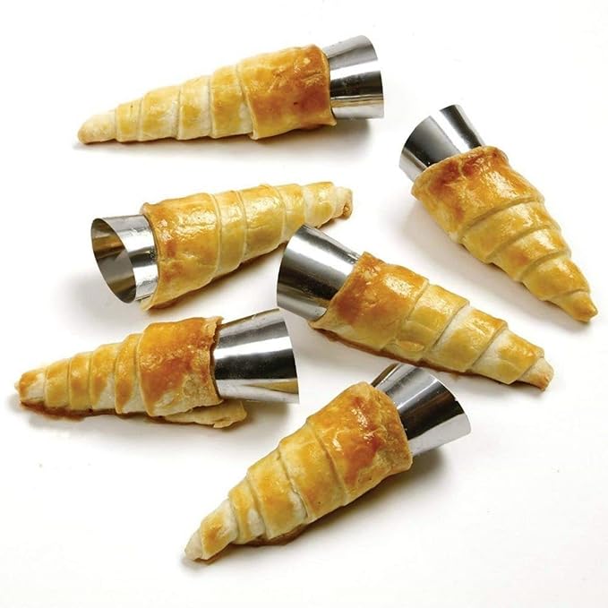 Joyeee 12 Pack Small Cream Horn Molds Stainless Steel, 3.4 Inch Mini Size Cone Shaped Cream Horn Forms with Cleaning Brush, Baking, for Christmas Party, Wedding Desserts, Festive Dinners