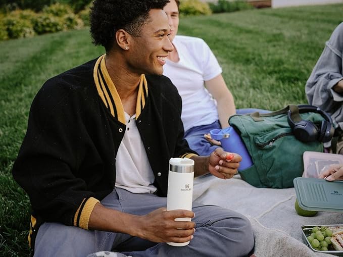Stanley AeroLight Transit Bottle 20 oz | Locking Drink Through Lid | Leak Resistant Water Bottle or Coffee Travel Mug | Lightweight Insulated Stainless Steel | BPA-Free | Twilight
