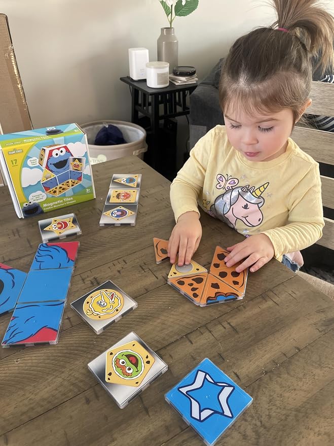 CreateOn Sesame Street Cookie Monster’s Shapes Magnetic Playset, Magnetic Building Toys, STEM & Montessori Educational Toys for Ages 3+, 17 Pieces